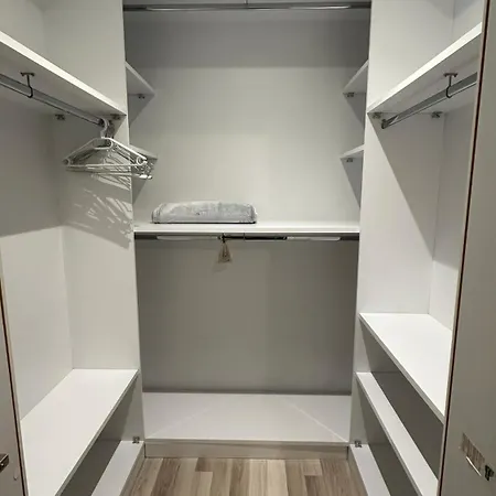 Ambasador 3 아파트